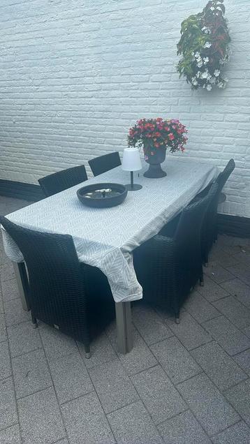 Gratis Tuintafel ophalen. Zonder stoelen. beschikbaar voor biedingen