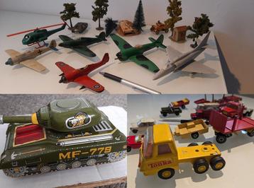 Verzameling plastic en metalen antiek speelgoed jaren 60/70