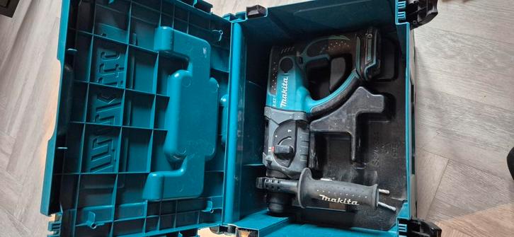Makita dhr 202  inclusief oplader en accu en borenset, Doe-het-zelf en Verbouw, Gereedschap | Boormachines, Zo goed als nieuw