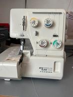 Lockmachine (janome) Lock 134D, Hobby en Vrije tijd, Naaimachines en Toebehoren, Ophalen of Verzenden, Zo goed als nieuw, Lockmachine