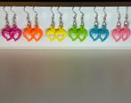 1 paar gekleurde hartjes oorbellen (Diverse kleuren), Sieraden, Tassen en Uiterlijk, Oorbellen, Ophalen of Verzenden, Zo goed als nieuw