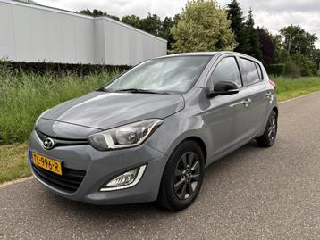Hyundai i20 1.2i i-Motion / 5-DEURS / AIRCO / STOELVERWARMIN beschikbaar voor biedingen