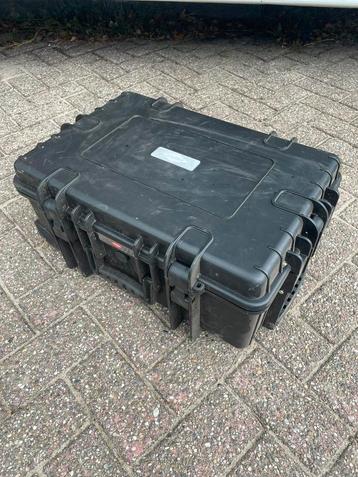 Knipex gereedschapkoffer beschikbaar voor biedingen