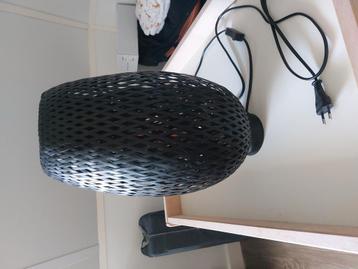 Staand lampje beschikbaar voor biedingen