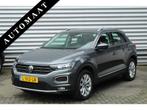 Volkswagen T-Roc 1.5 TSI 150pk Sport DSG7 NL-Auto NAP 43.290, 1254 kg, 4 cilinders, Leder en Stof, Origineel Nederlands