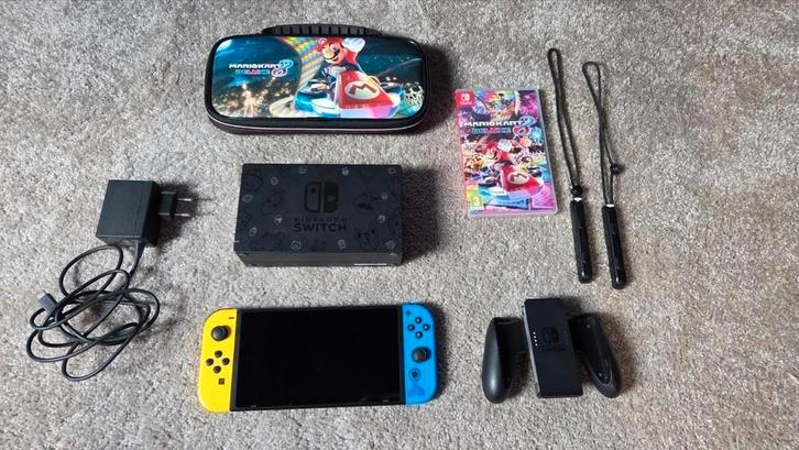 Nintendo Switch Fortnite Editie + Mario Kart 8, Spelcomputers en Games, Spelcomputers | Nintendo Switch, Zo goed als nieuw, Switch Original