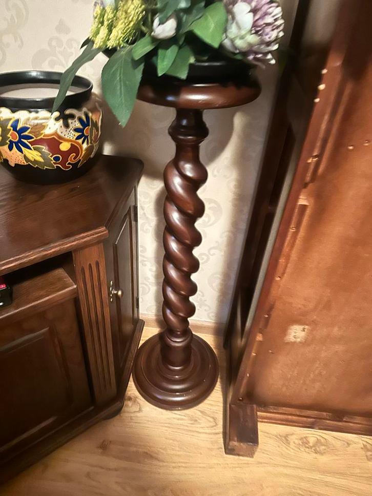 Eiken Plantenzuil met Gedraaide Poot, Huis en Inrichting, Overige Huis en Inrichting, Zo goed als nieuw, Ophalen