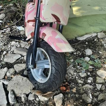 Roze Elektrische Miniscooter voor Kinderen beschikbaar voor biedingen