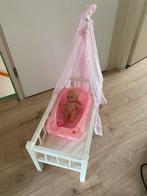 Babypop met houten wieg en badje, Kinderen en Baby's, Speelgoed | Houten speelgoed, Ophalen, Gebruikt, Overige typen