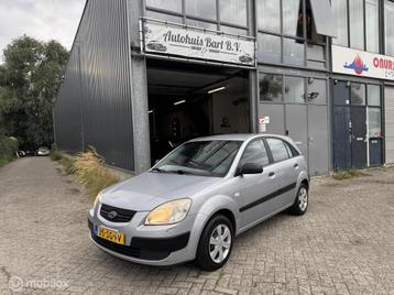 Kia Rio 1.4 LX Nieuwe APK! NAP Logisch! beschikbaar voor biedingen