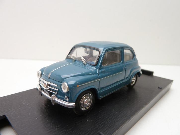 Fiat 600D  '' Brumm models '', Hobby en Vrije tijd, Modelauto's | 1:43, Zo goed als nieuw, Auto, Overige merken, Ophalen of Verzenden