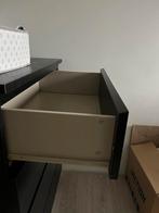 Zwarte ladekast, Huis en Inrichting, Kasten | Kledingkasten, Overige materialen, 100 tot 150 cm, Zo goed als nieuw, Met lade(s)