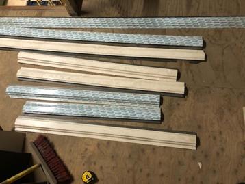 Keralit sierlijsten beschikbaar voor biedingen