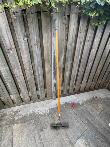 Verticuteer hark beschikbaar voor biedingen