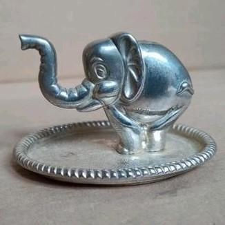 Antieke verzilverd olifantje sieraden en ringen houder, Sieraden, Tassen en Uiterlijk, Antieke sieraden, Ring, Zilver, Ophalen of Verzenden