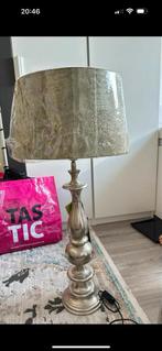 Stijlvolle zilverkleurige lampenstandaard, Huis en Inrichting, Ophalen of Verzenden, Zo goed als nieuw, Stof, 75 cm of meer