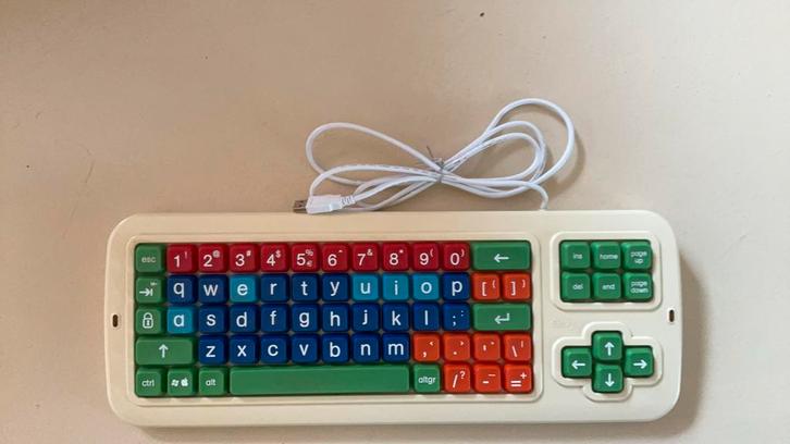 ‘CLEVY’ toetsenbord., Computers en Software, Toetsenborden, Gebruikt, Bedraad, Ophalen of Verzenden