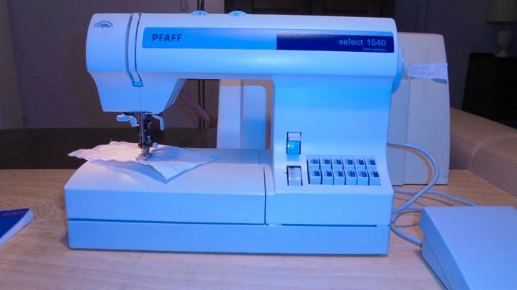 PFAFF  naaimachine MET BOVEN TRANSPORT., Hobby en Vrije tijd, Naaimachines en Toebehoren, Zo goed als nieuw, Naaimachine, Pfaff
