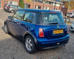 Mini 1.6 16V ONE met spiksplinternieuwe APK,  airco, leder., Auto's, Mini, Voorwielaandrijving, 15 km/l, 4 cilinders, Leder