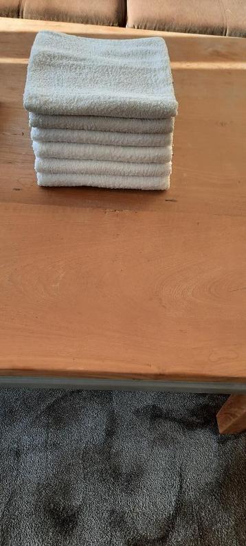 Handdoeken wit nieuw 1.00 x 0.50 beschikbaar voor biedingen