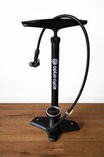Fietspomp met voet - 28 euros, Ophalen, Drukmeter, Zo goed als nieuw