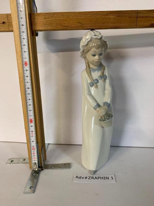 Lladro Beeldje Adv # Div Zaphir 21, Verzamelen, Beelden en Beeldjes, Zo goed als nieuw, Mens, Ophalen
