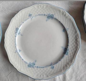 Eschenbach Bavaria borden kleine blauwe bloemetjes biesjes beschikbaar voor biedingen