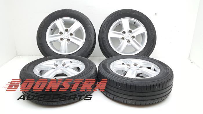 Velgen set + banden van een Hyundai I30, Auto-onderdelen, Banden en Velgen, Personenwagen, Gebruikt, 3 maanden garantie, Ophalen of Verzenden