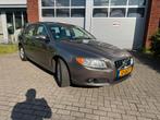 V70 2.5T Momentum BluetoothTelefoon Automaat Navi ParkeerV&A, Auto's, Volvo, 1800 kg, 2521 cc, 1567 kg, 92 €/maand