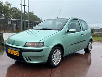 Fiat Punto 1.2 16V 3DR 2002 Groen beschikbaar voor biedingen