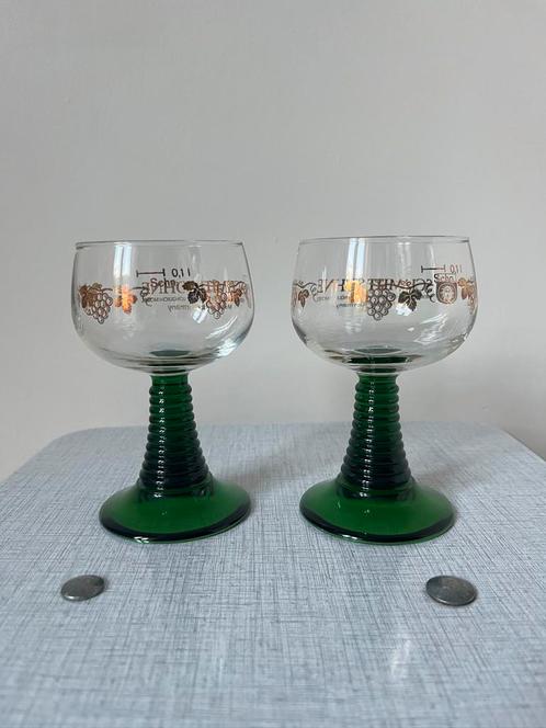 Set van 2 vintage glazen,11,5x6,5cm. Goud groen moezel wijn, Verzamelen, Glas en Borrelglaasjes, Gebruikt, Overige typen, Verzenden