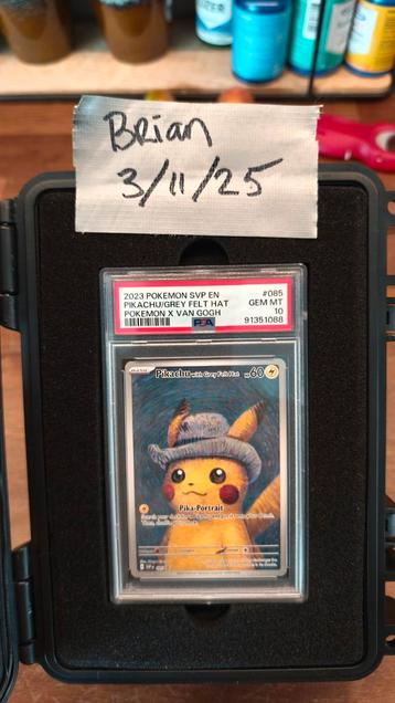 Pikachu Grey Felt Hat PSA 10 - Van Gogh Editie beschikbaar voor biedingen