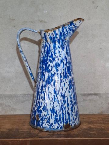 Oude brocante Franse lampetkan waterkan blauw gemarmerd beschikbaar voor biedingen