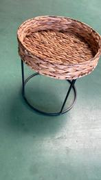Leuke stalen staander met mand, Ophalen, Zo goed als nieuw, Rond, Overige materialen