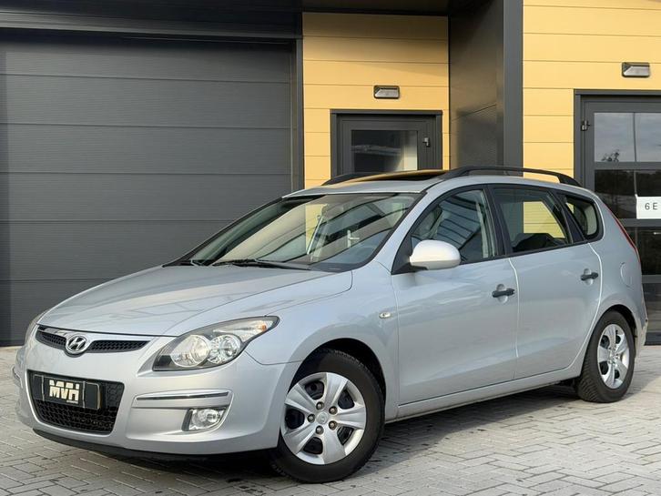 Hyundai I30 CW 2.0i i-Catcher - Panorama - Stoelverwarming -, Auto's, Hyundai, Bedrijf, Te koop, i30, ABS, Airbags, Airconditioning
