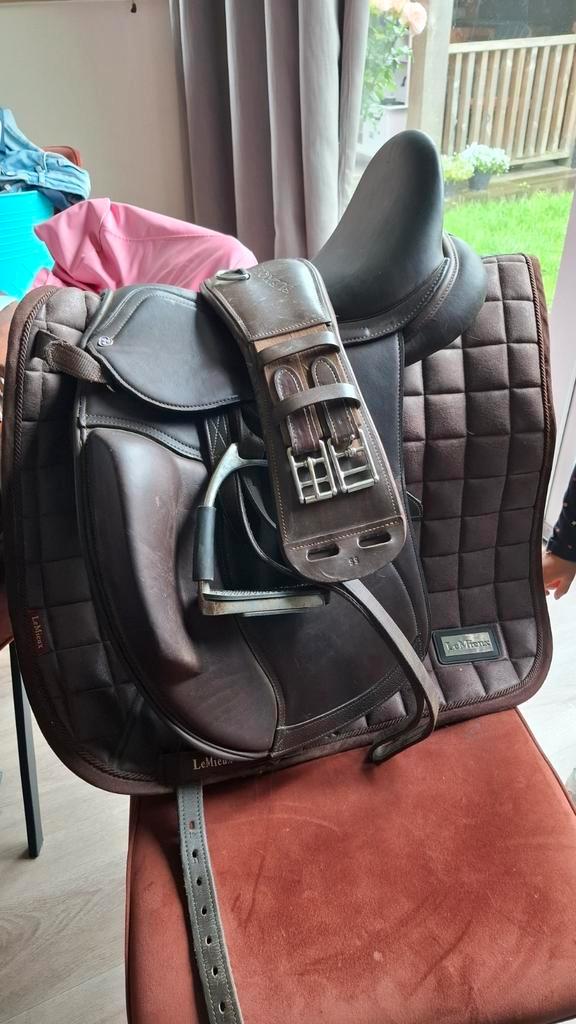 Mooi donkerbruin Cavaletti dressuurzadel!, Dieren en Toebehoren, Paarden en Pony's | Zadels, Zo goed als nieuw, Dressuur, Ophalen