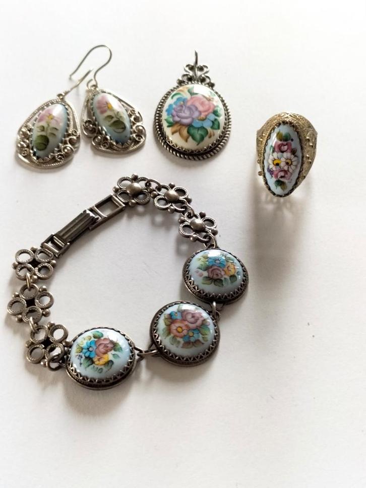 Prachtige oude uit de jaren 60 filigree sieraden., Sieraden, Tassen en Uiterlijk, Antieke sieraden, Overige materialen, Verzenden