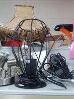 Zwarte metalen tafellamp - 25cm hoog, Gebruikt, Onbekend, Ophalen of Verzenden, Onbekend