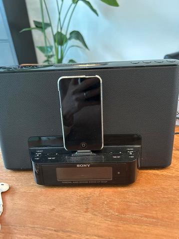 Apple iPod & Sony Docking System met Radio beschikbaar voor biedingen