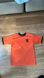 Oranje voetbalshirt maat 122/128 - Justin, Kinderen en Baby's, Ophalen of Verzenden, Gebruikt, Jongen, Sport- of Zwemkleding