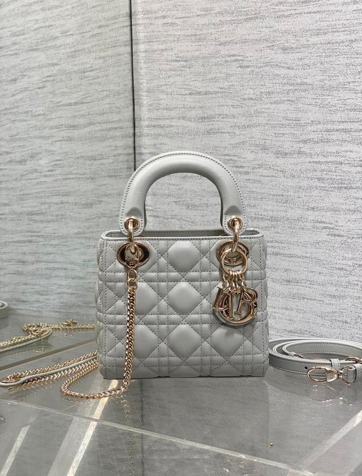 Grijze Dior Tas, Sieraden, Tassen en Uiterlijk, Tassen | Damestassen, Zo goed als nieuw, Handtas, Grijs, Ophalen