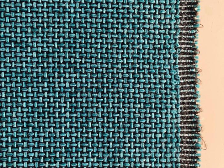 De Ploeg Sugar; blauw tinten; 2x restant meubelstoffen, Hobby en Vrije tijd, Stoffen en Lappen, Nieuw, Overige materialen, 120 cm of meer