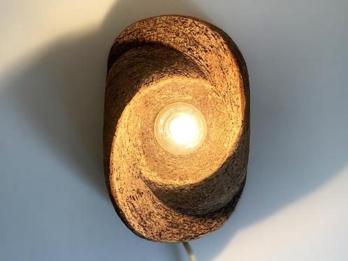 Brutalist wandlamp keramiek jaren 70, Huis en Inrichting, Lampen | Wandlampen, Gebruikt, Glas, Hout, Overige materialen, Verzenden