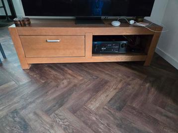 Tv meubel beschikbaar voor biedingen