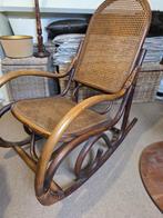 Rotan Schommelstoel, Huis en Inrichting, Stoelen, Ophalen, Bruin, Riet of Rotan, Zo goed als nieuw
