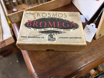 Lege Kosmos Bromega Verpakking beschikbaar voor biedingen
