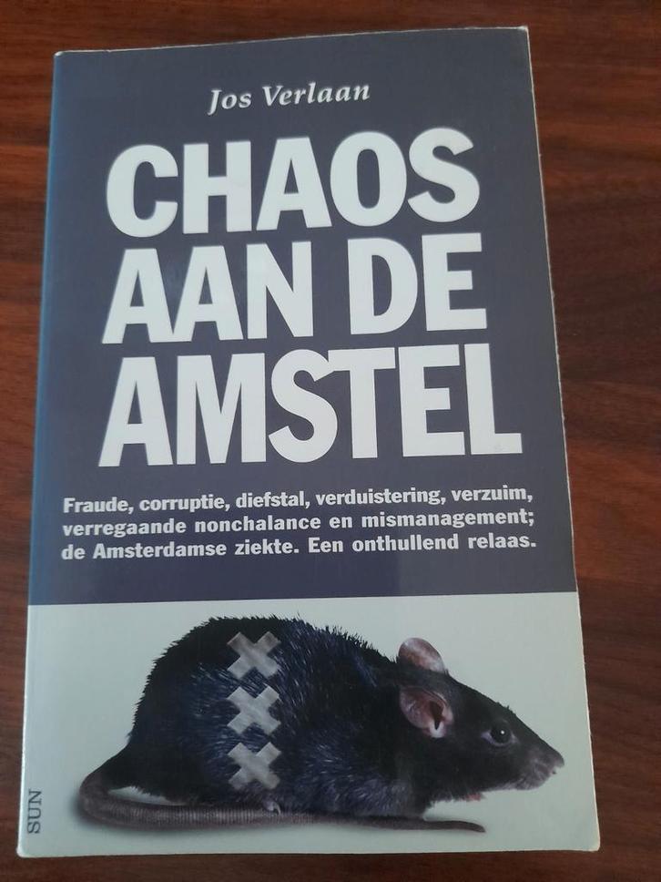 J. Verlaan - Chaos aan de Amstel, Boeken, Politiek en Maatschappij, Zo goed als nieuw, Nederland, Ophalen of Verzenden