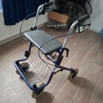Goede stevige Rollator ideaal om buiten te wandelen beschikbaar voor biedingen