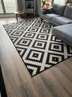 Vloerkleed Ikea - Zwart/wit - Ruitmotief, Huis en Inrichting, Stoffering | Tapijten en Kleden, Ophalen, Gebruikt, Vloedkleed/tapijt