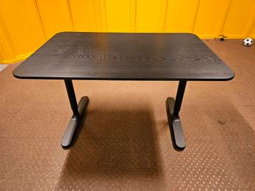 Ikea Bekant Bureau + Marcus Bureaustoel - afbeelding 1